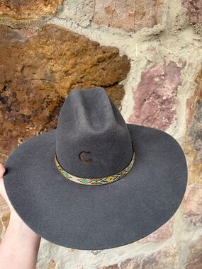 Like New Charlie 1 horse Runaway Grey felt hat Sz 7
